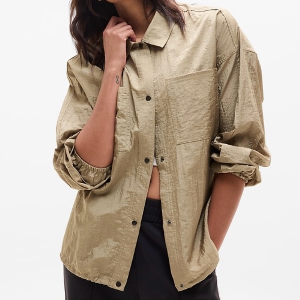 Athleta Khaki Nylon Snap Front Crinkle
Windbreaker Shirt Jacket Shacket XL